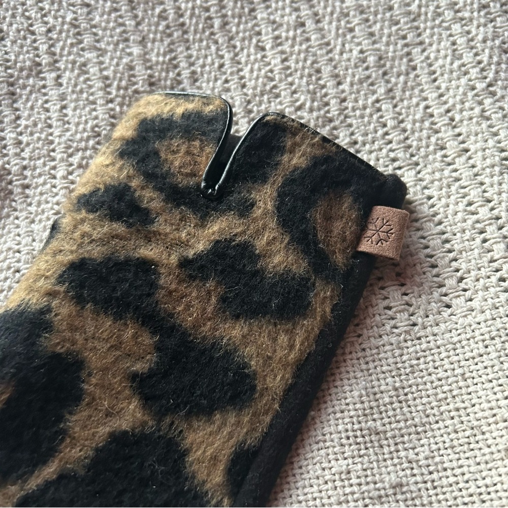 NWOT Leopard Print Gloves, Touch Screen Compatible - One Size - Picture 10 of 10